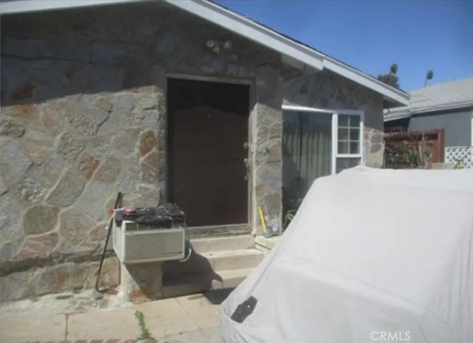 1521 S Cloverdale, Los Angeles, California 90019 home-pic-3