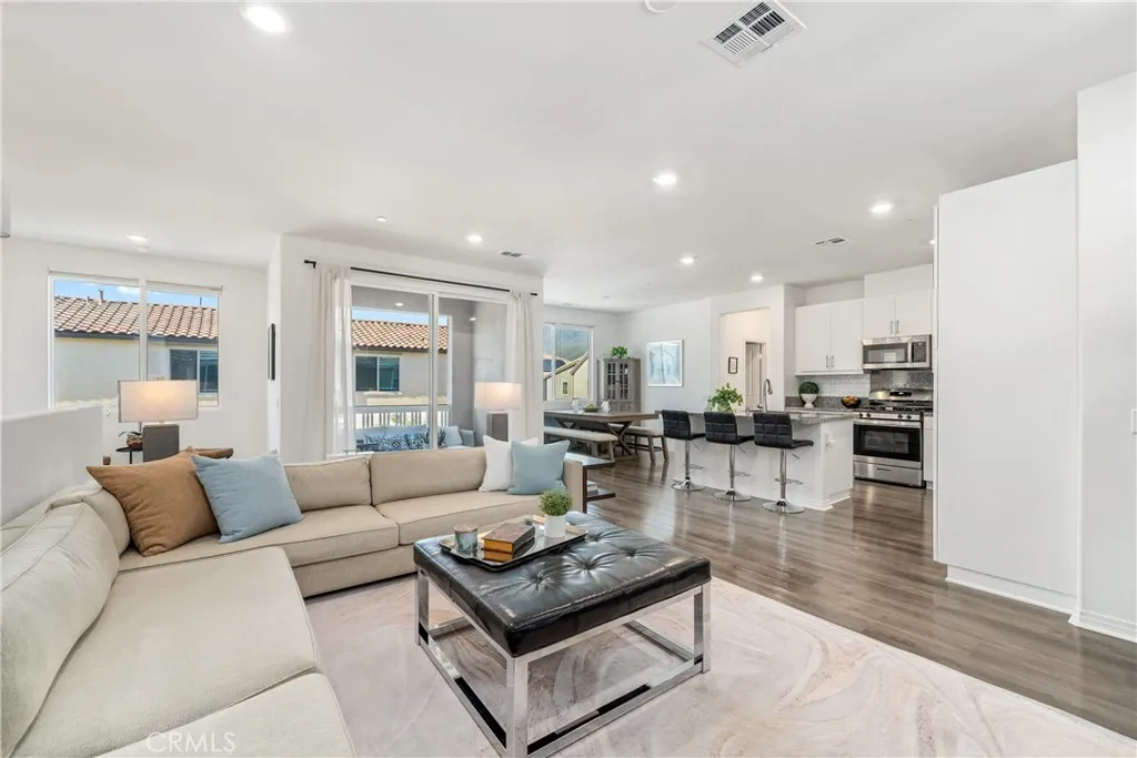 5253 Wildflower Lane 1, Fontana, California 92336 home-pic-1