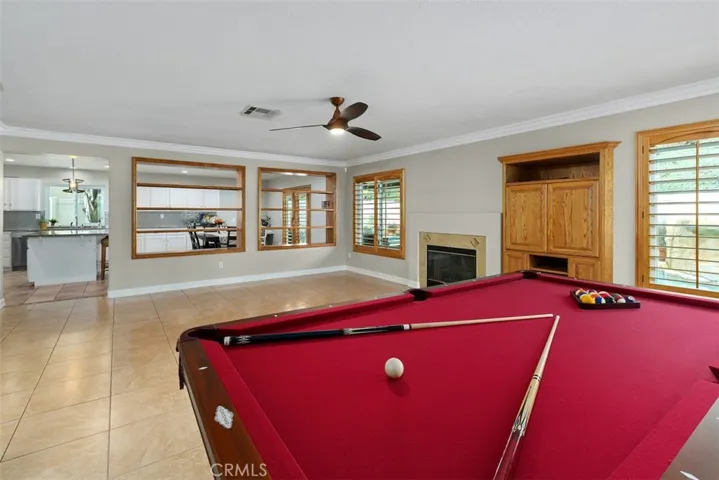 Room for Relaxing and Family Activities!