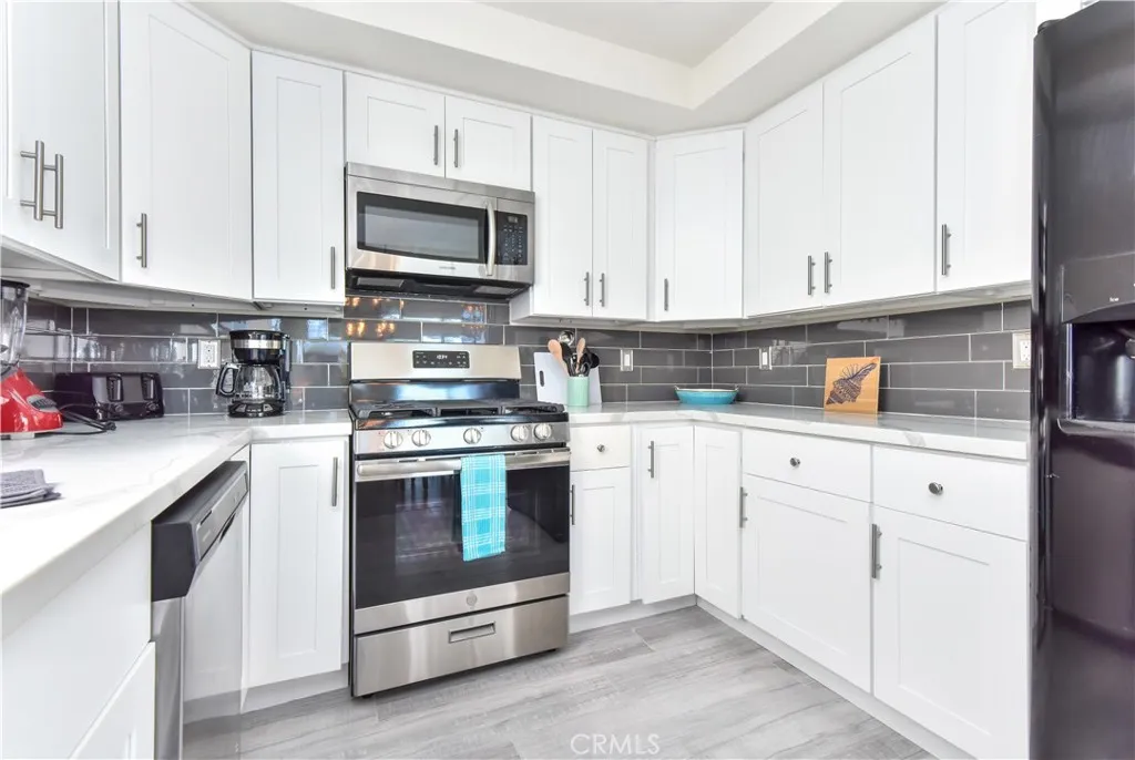 16791 Bayview Drive, Huntington Beach, California 92649 home-pic-45