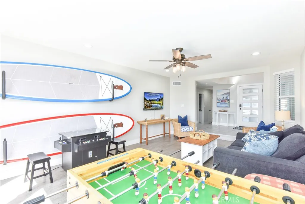 16791 Bayview Drive, Huntington Beach, California 92649 home-pic-11