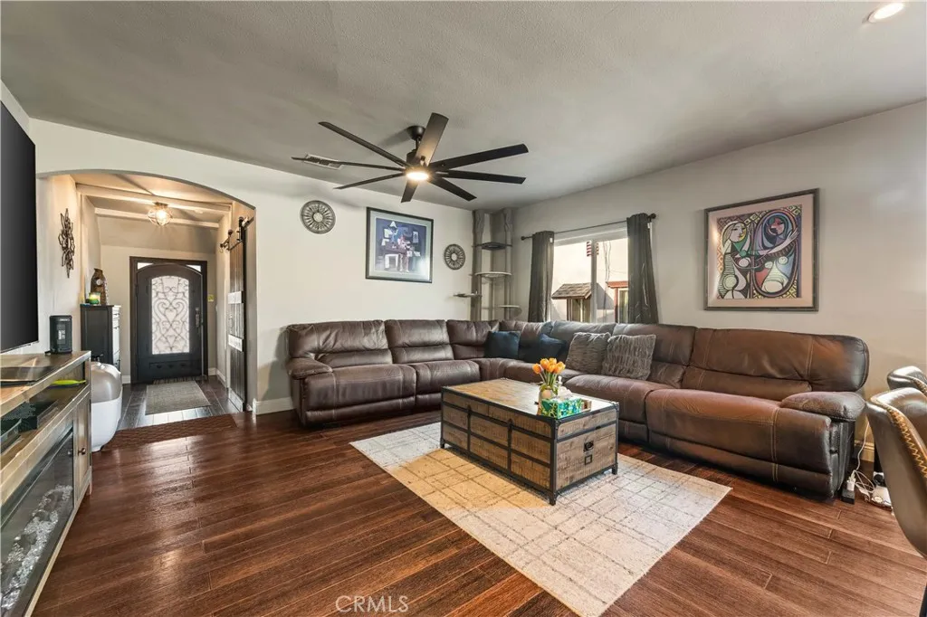 1652 La Golondrina, Alhambra, California 91803 home-pic-5