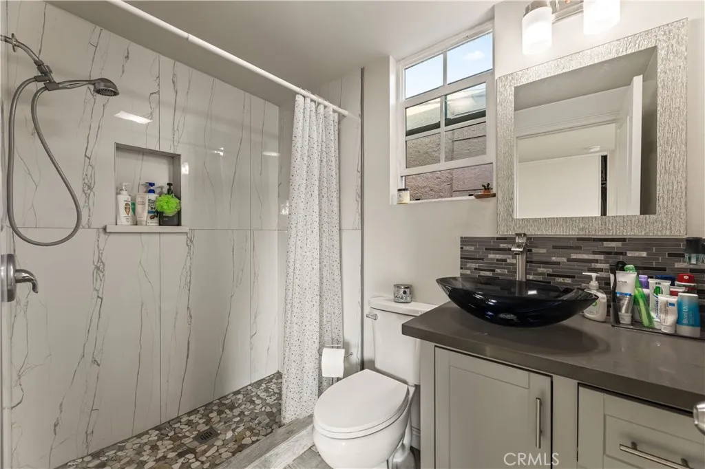 1652 La Golondrina, Alhambra, California 91803 home-pic-19