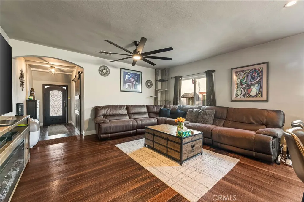 1652 La Golondrina, Alhambra, California 91803 home-pic-3