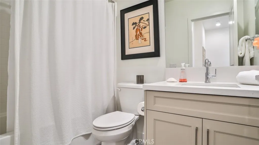 Full hall bathroom. Full hall bathroom.