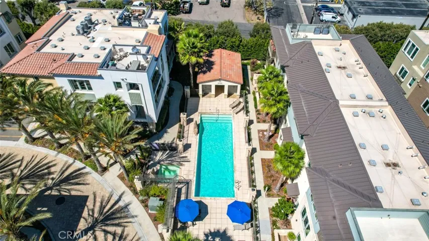 Community pool and spa.
