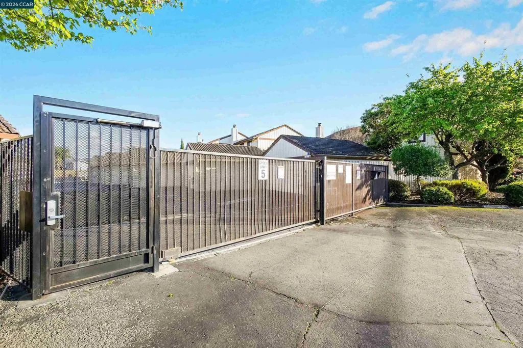 2600 2600 Giant Rd 37, San Pablo, California 94806 home-pic-40