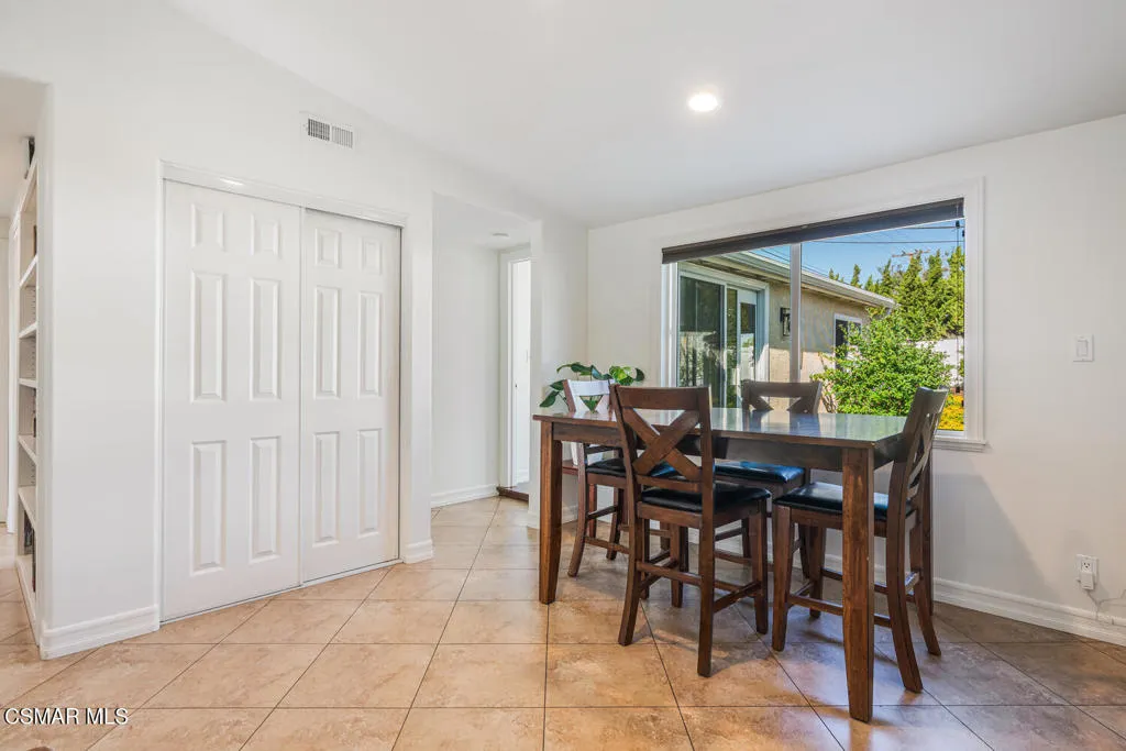 807 Briar Cliff Road, Thousand Oaks, California 91360 home-pic-11