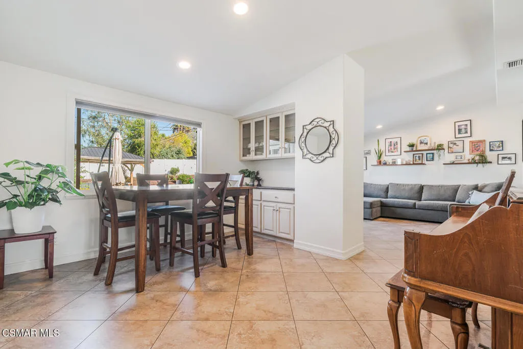 807 Briar Cliff Road, Thousand Oaks, California 91360 home-pic-12