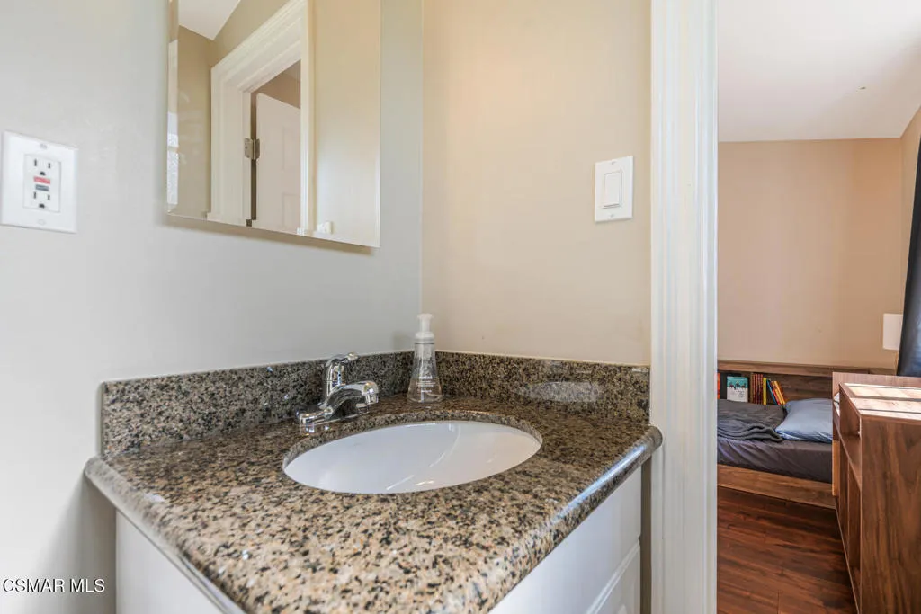 807 Briar Cliff Road, Thousand Oaks, California 91360 home-pic-18