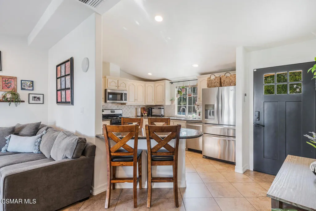 807 Briar Cliff Road, Thousand Oaks, California 91360 home-pic-9