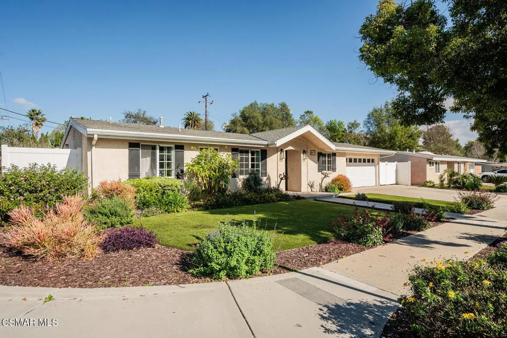 807 Briar Cliff Road, Thousand Oaks, California 91360 home-pic-1