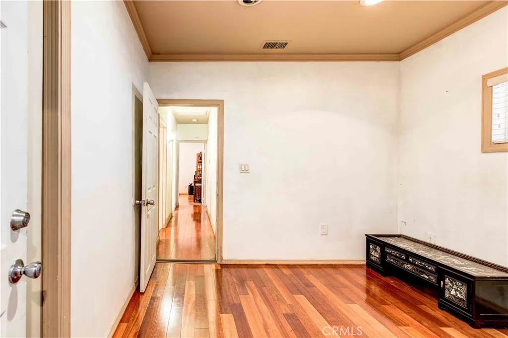 201 S Benton, Los Angeles, California 90057 home-pic-28