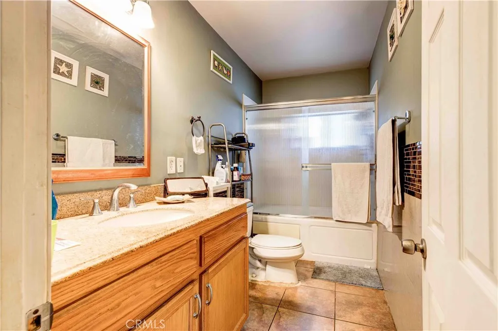 201 S Benton, Los Angeles, California 90057 home-pic-19