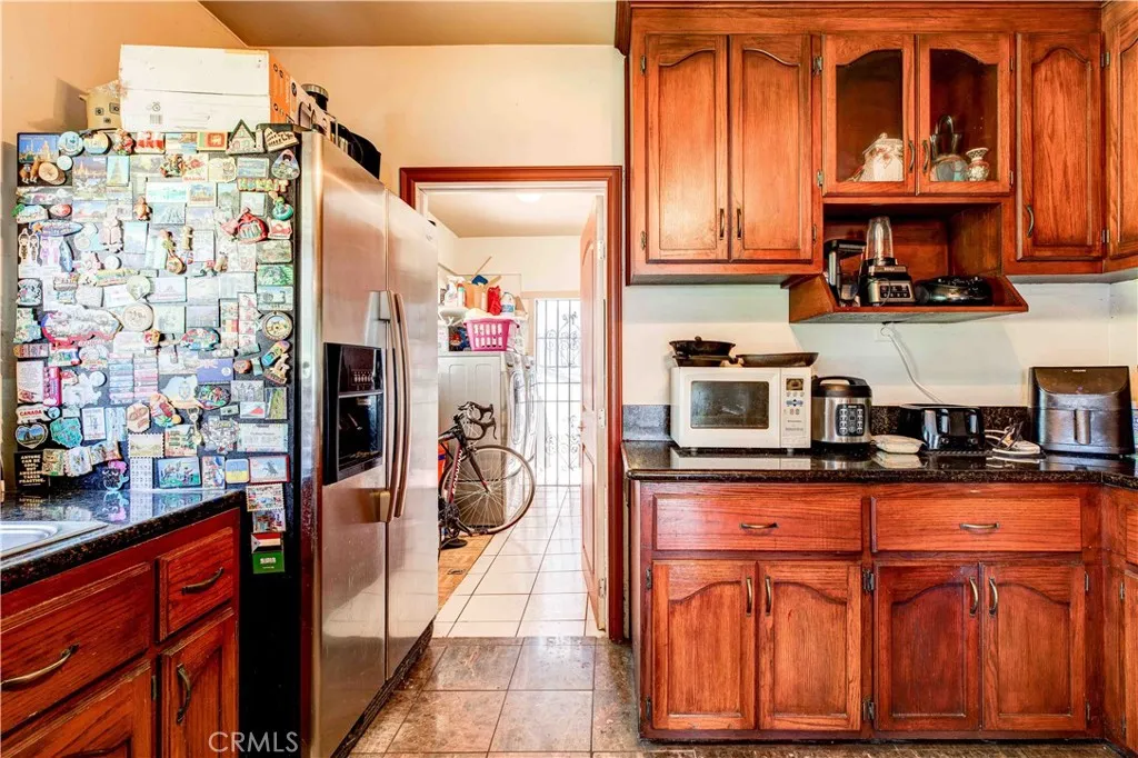 201 S Benton, Los Angeles, California 90057 home-pic-17