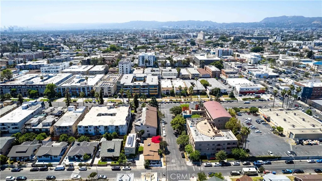 201 S Benton, Los Angeles, California 90057 home-pic-3