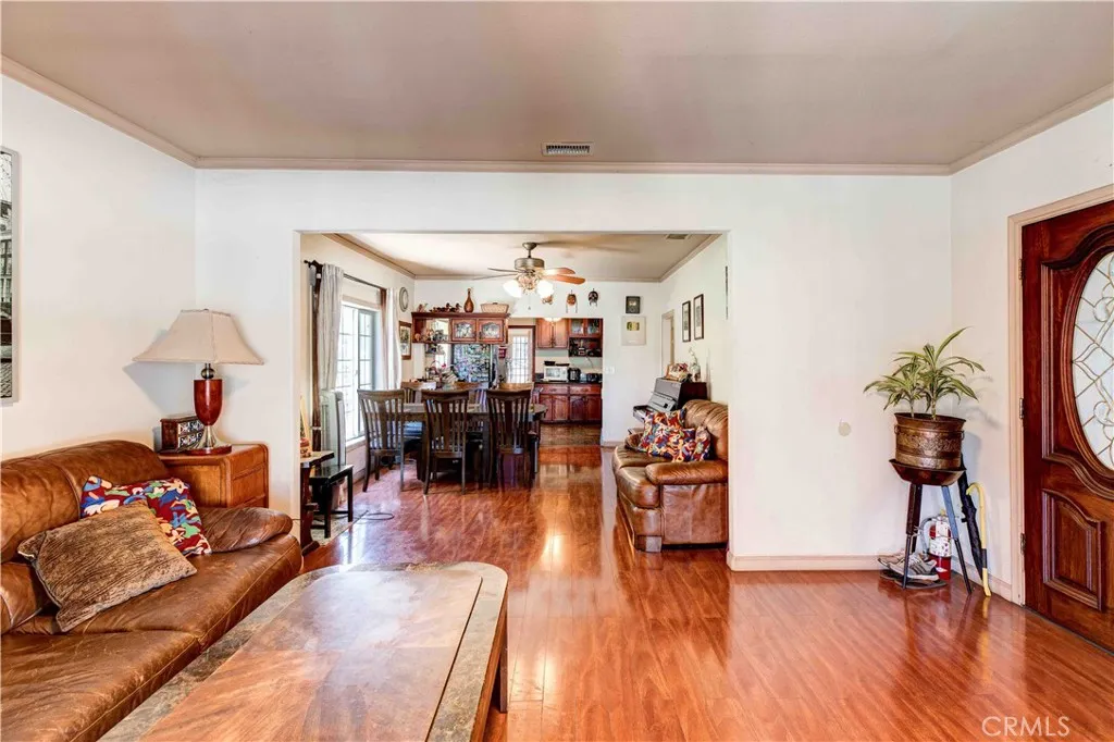 201 S Benton, Los Angeles, California 90057 home-pic-8