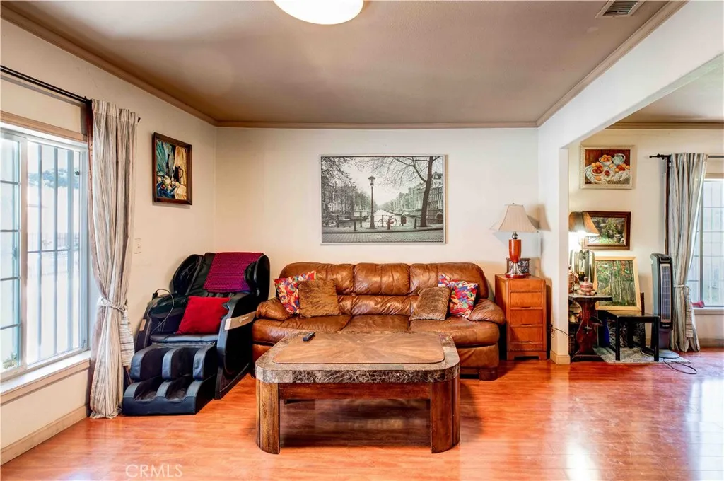 201 S Benton, Los Angeles, California 90057 home-pic-7