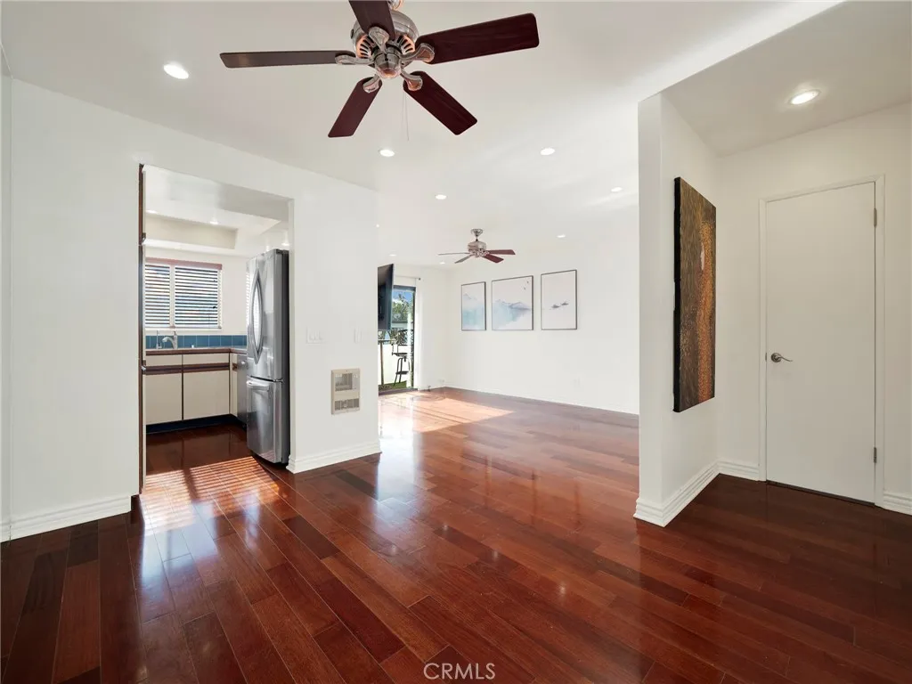 5000 S Centinela 337, Los Angeles, California 90066 home-pic-2