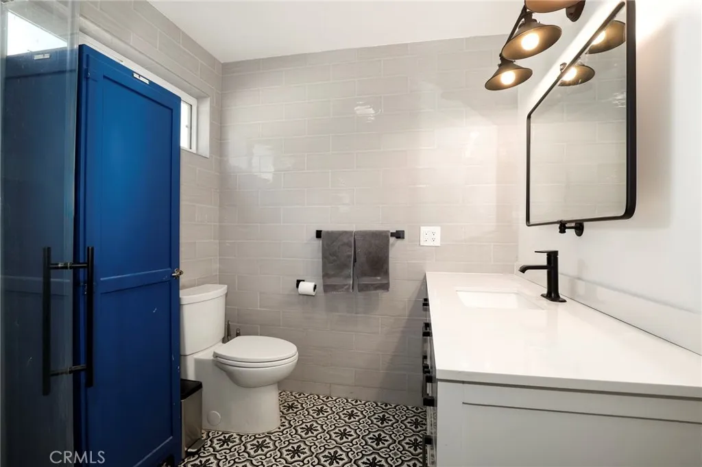 4717 Whitewood, Long Beach, California 90808 home-pic-20