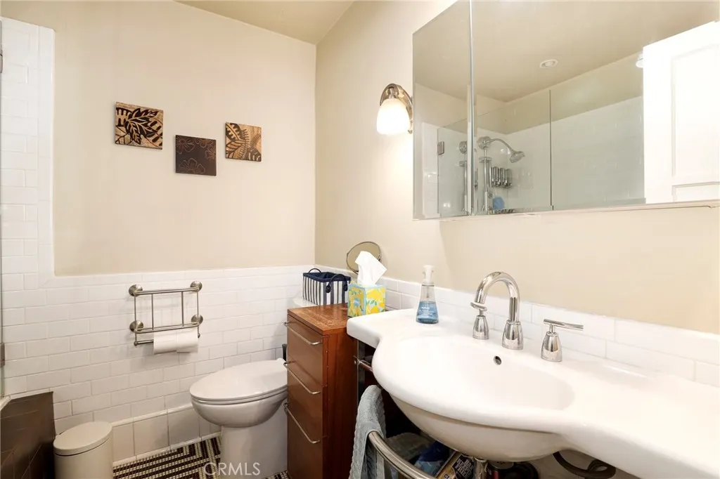 4717 Whitewood, Long Beach, California 90808 home-pic-28