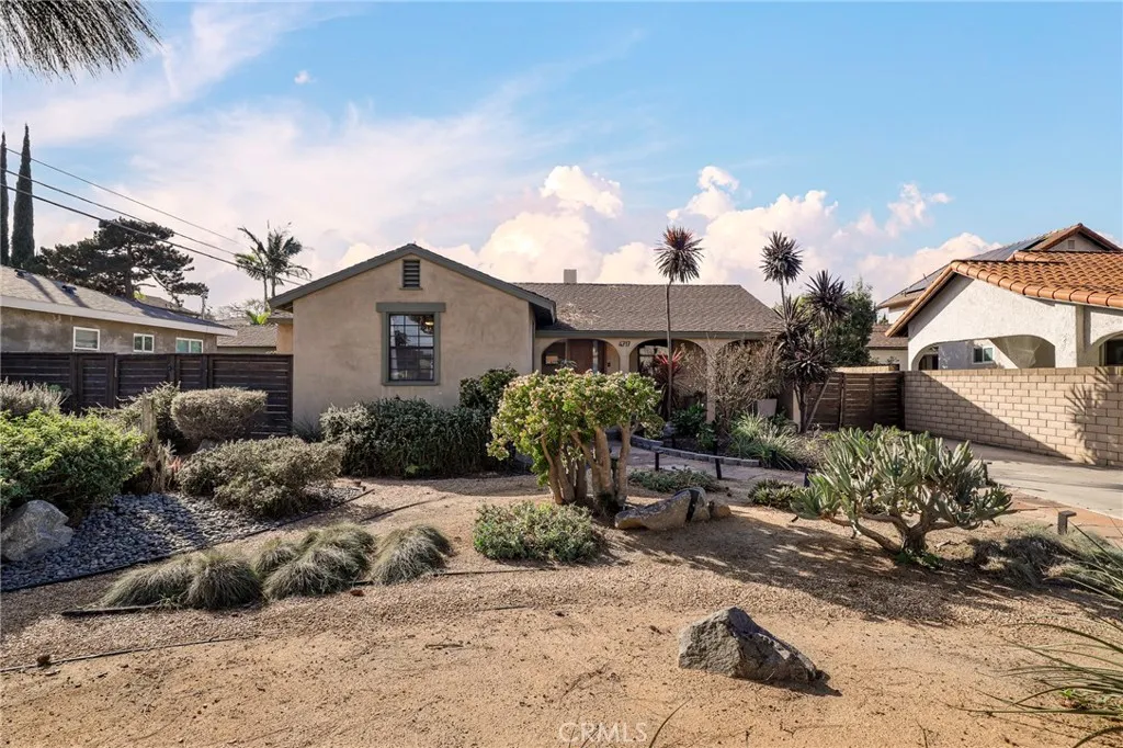 4717 Whitewood, Long Beach, California 90808 home-pic-1