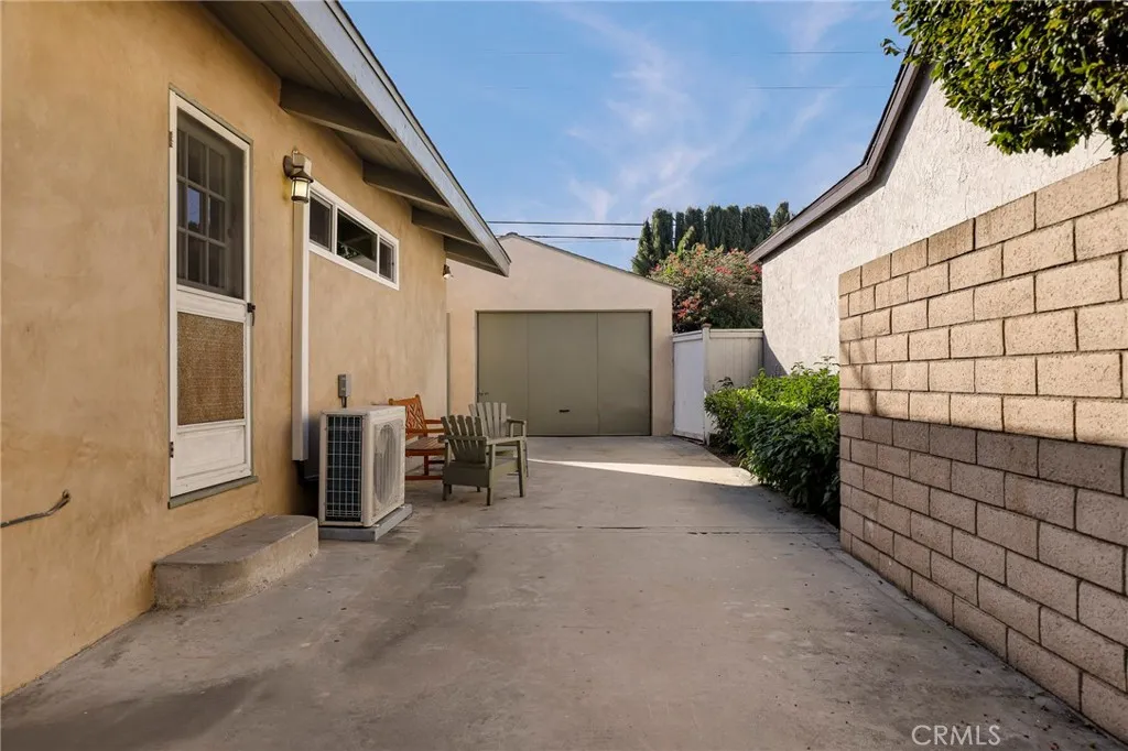 4717 Whitewood, Long Beach, California 90808 home-pic-43