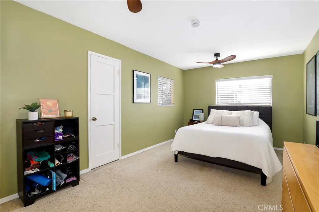 4717 Whitewood, Long Beach, California 90808 home-pic-24