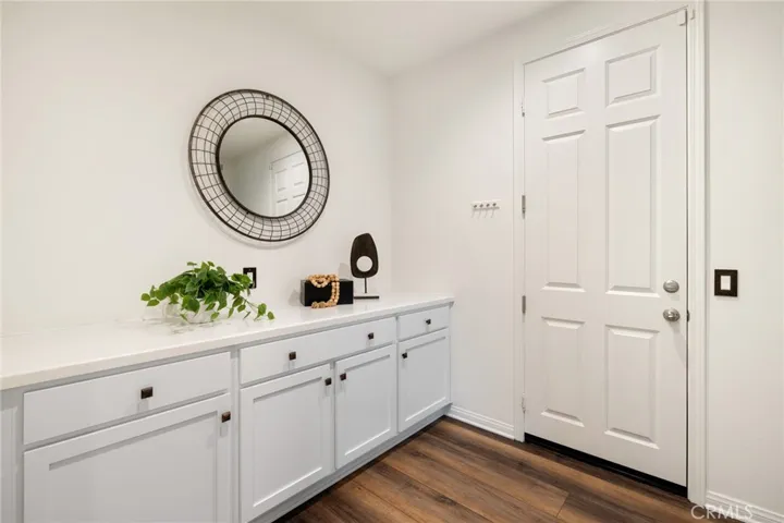 Access to the 3-car garage