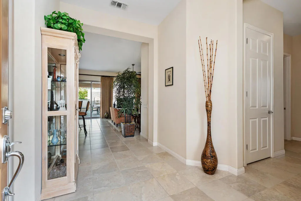 81450 Avenida Altamira, Indio, California 92203 home-pic-4