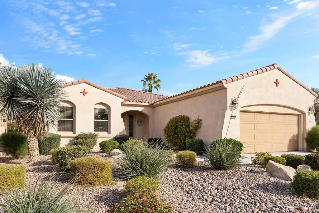 81450 Avenida Altamira, Indio, California 92203 home-pic-2