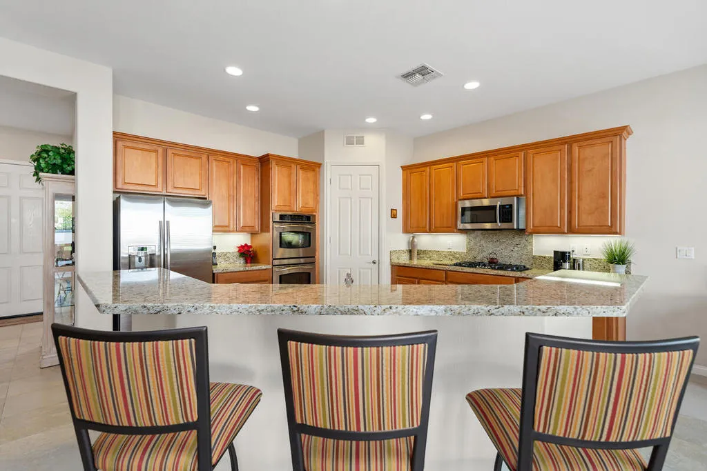 81450 Avenida Altamira, Indio, California 92203 home-pic-9