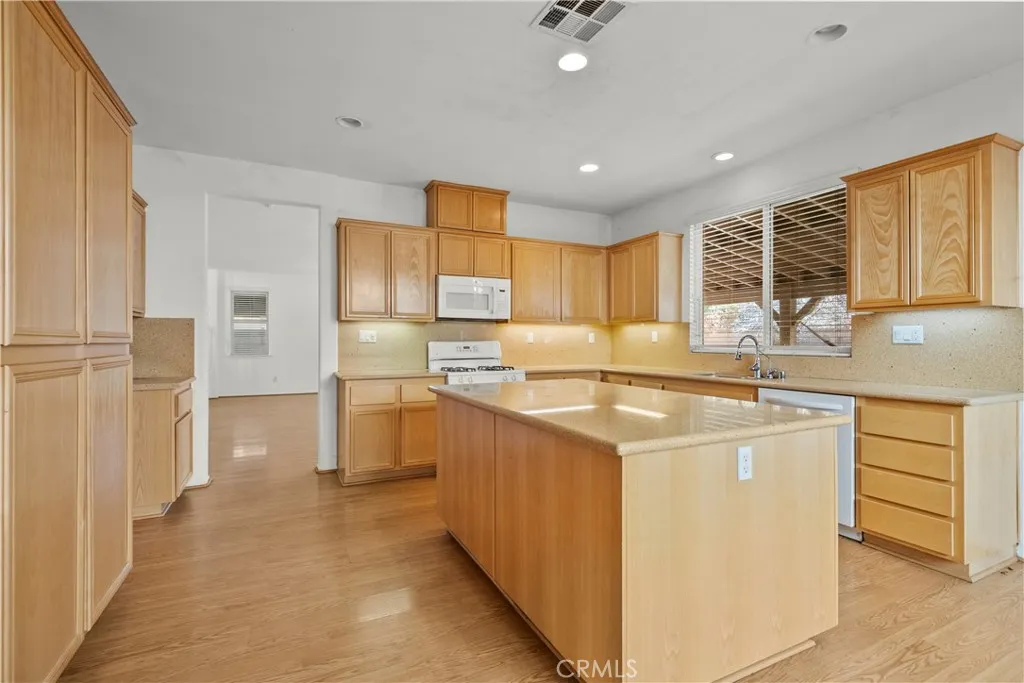 43341 Elizabeth, Lancaster, California 93535 home-pic-38