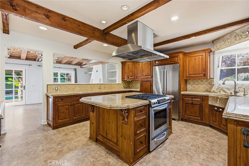 5237 Oakdale, Woodland Hills, California 91364 home-pic-19