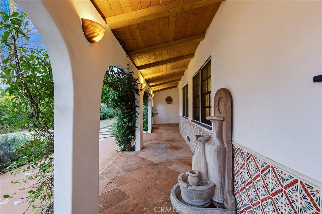 5237 Oakdale, Woodland Hills, California 91364 home-pic-8