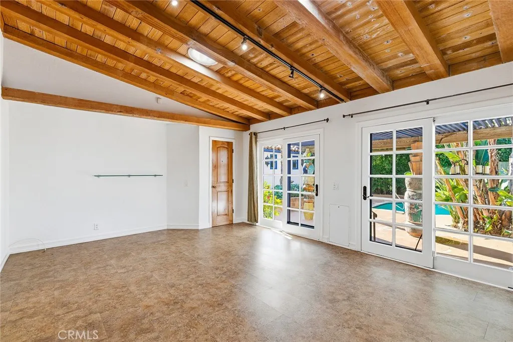 5237 Oakdale, Woodland Hills, California 91364 home-pic-23