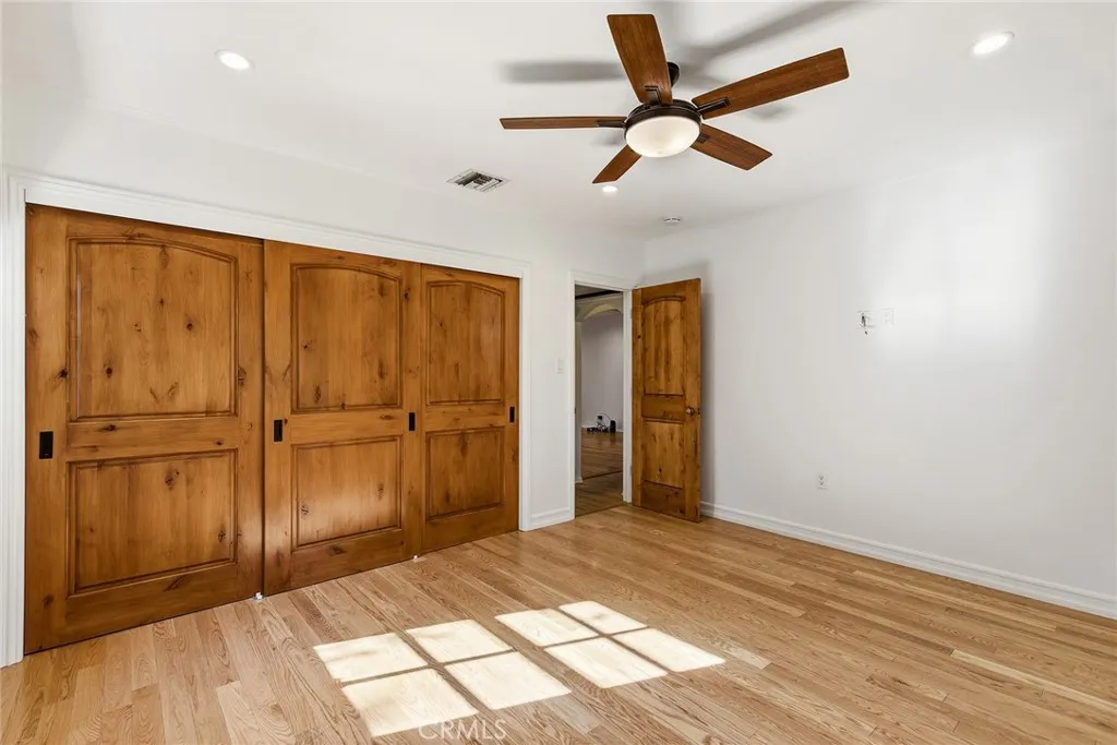 5237 Oakdale, Woodland Hills, California 91364 home-pic-25