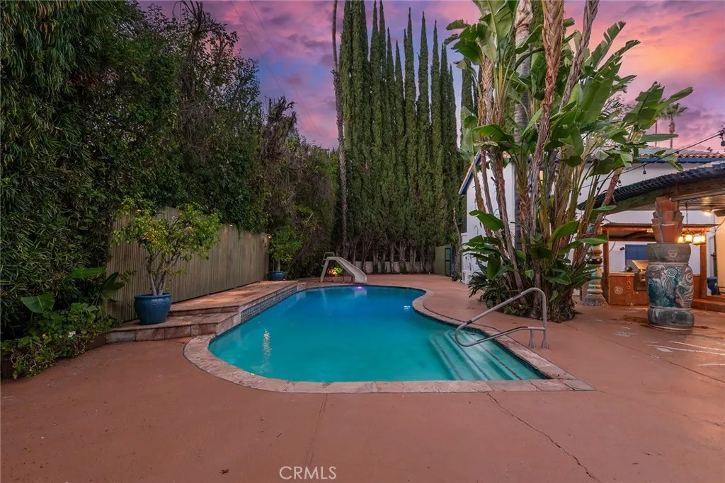 5237 Oakdale, Woodland Hills, California 91364 home-pic-12