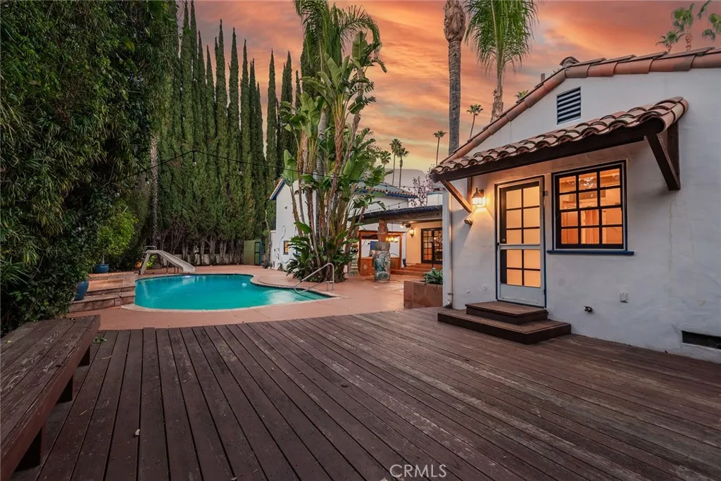 5237 Oakdale, Woodland Hills, California 91364 home-pic-11