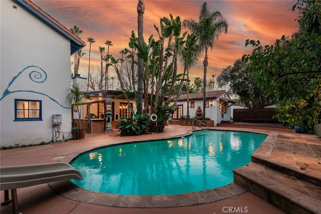 5237 Oakdale, Woodland Hills, California 91364 home-pic-9