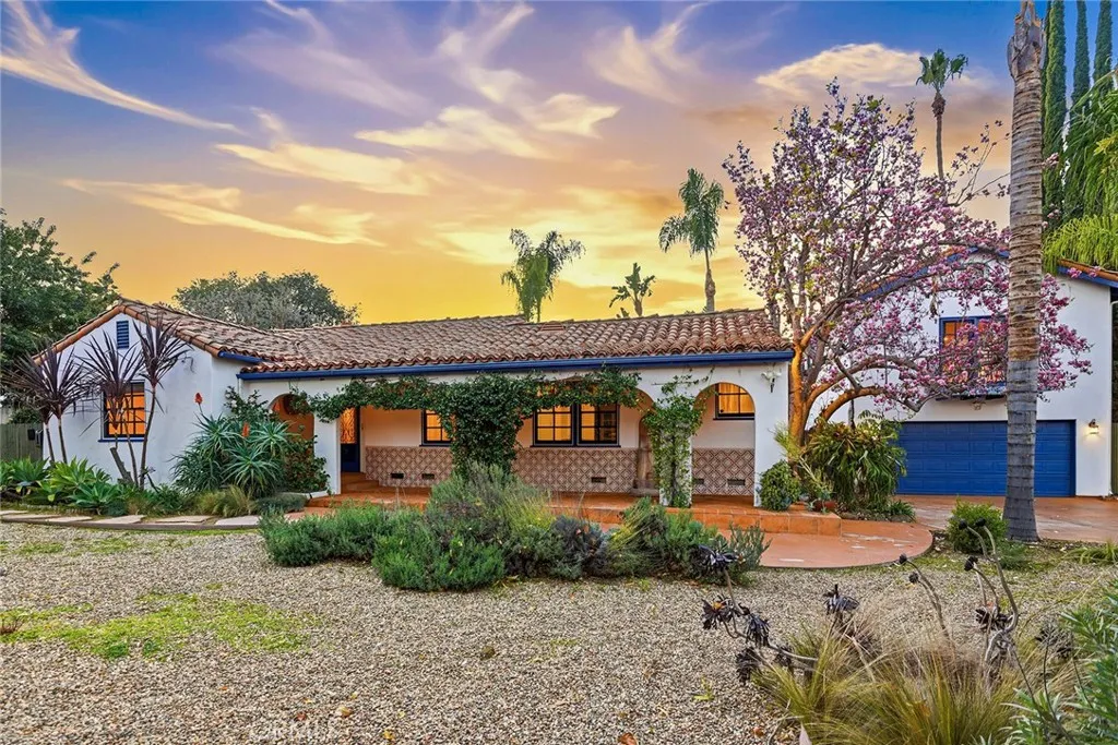 5237 Oakdale, Woodland Hills, California 91364 home-pic-2