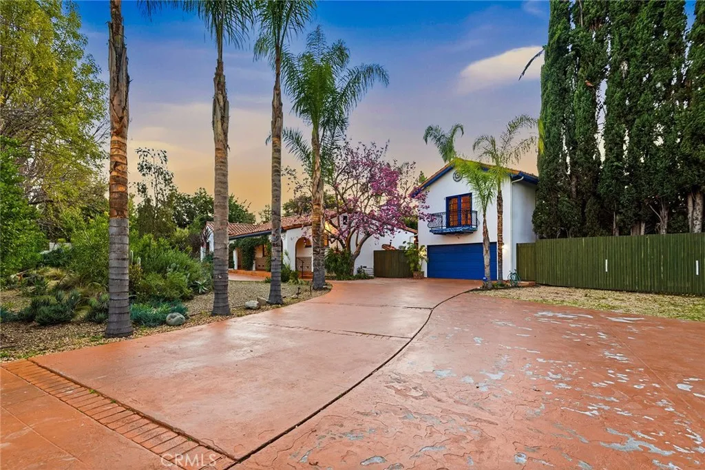 5237 Oakdale, Woodland Hills, California 91364 home-pic-3