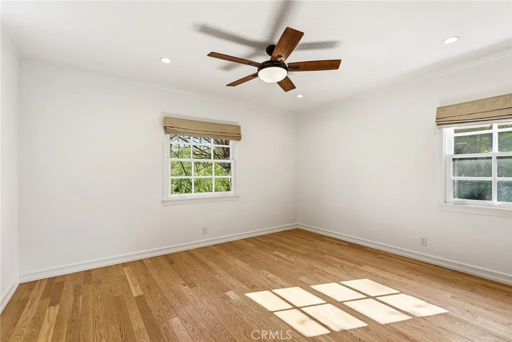 5237 Oakdale, Woodland Hills, California 91364 home-pic-24