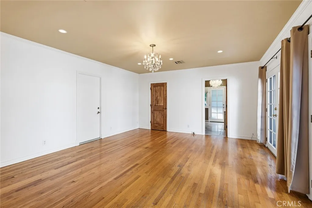 5237 Oakdale, Woodland Hills, California 91364 home-pic-27