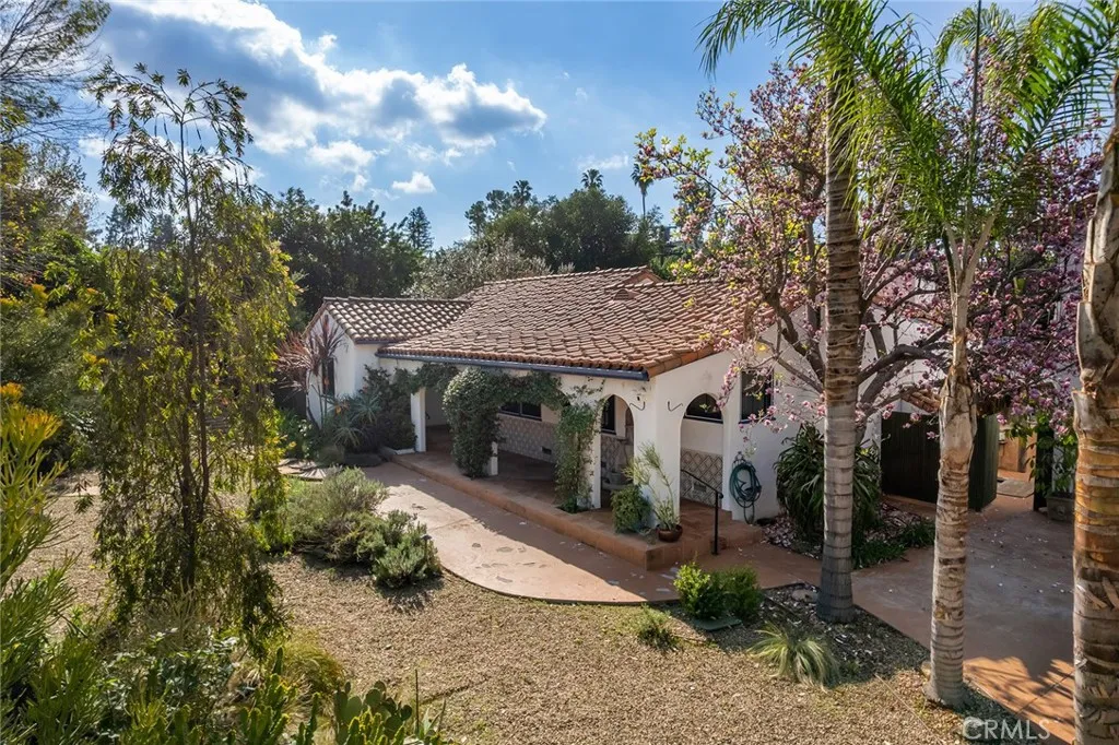 5237 Oakdale, Woodland Hills, California 91364 home-pic-52