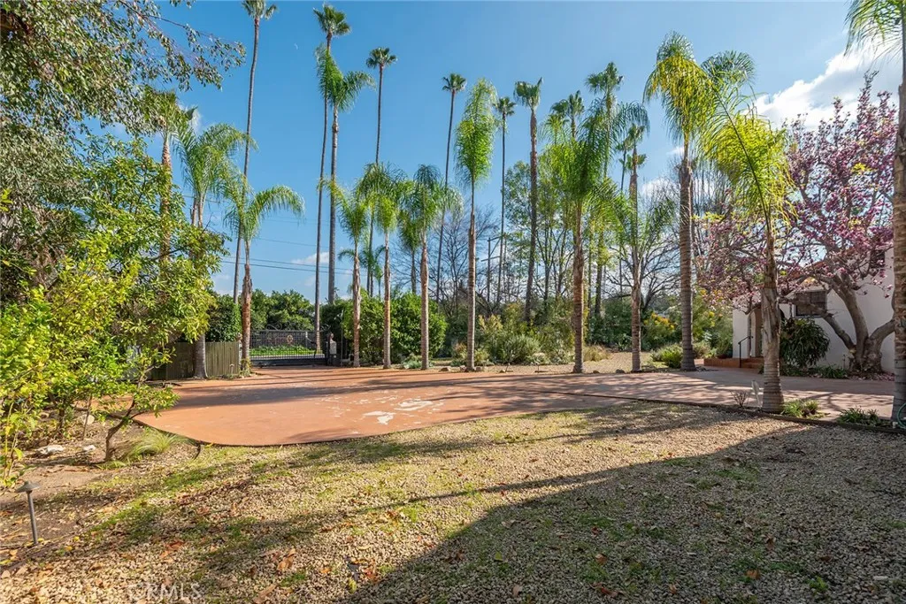 5237 Oakdale, Woodland Hills, California 91364 home-pic-4