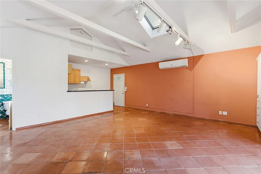 5237 Oakdale, Woodland Hills, California 91364 home-pic-35