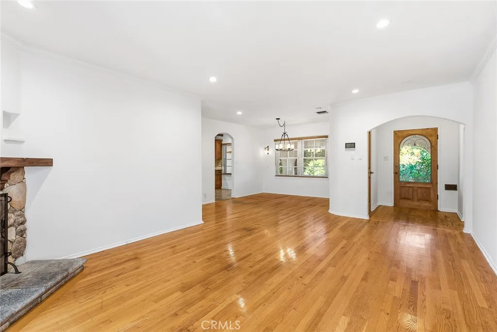 5237 Oakdale, Woodland Hills, California 91364 home-pic-17