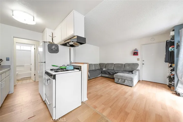 905 Gardenia, Long Beach, California 90813