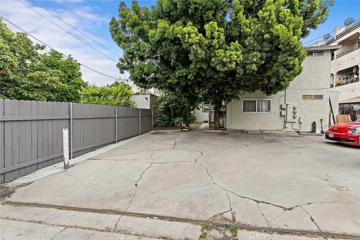905 Gardenia, Long Beach, California 90813